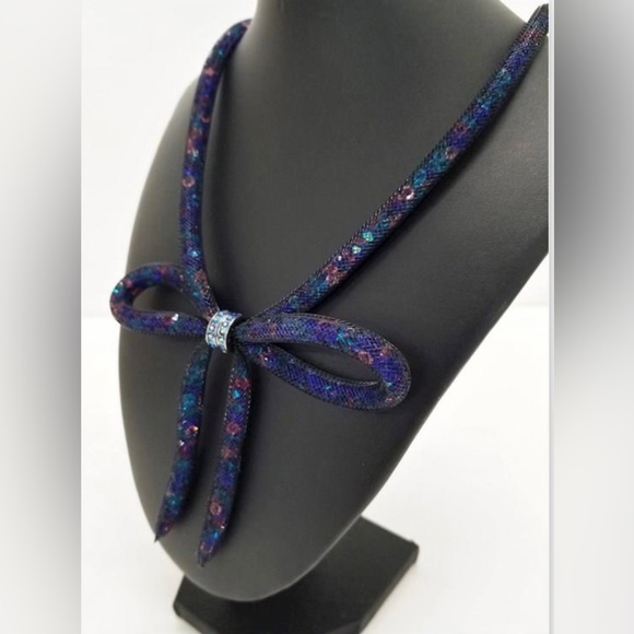 Betsey Johnson Blue Mesh Bow Collar Necklace NWT - Picture 2 of 3